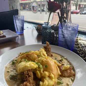Honeybear Cafe - Shrimp & Grits with catfish - Breakfast & Brunch Near Me - Chicago, Illinois