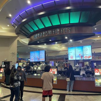 Plaza Cinemas 14 - Cinema Near Me - Oxnard, California