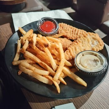 Cinépolis Luxury Cinemas - Chicken Tenders with fries - Cinema Near Me - Euless, Texas