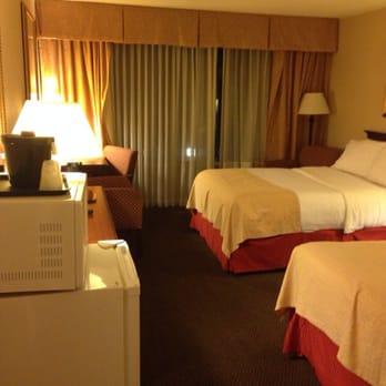 Holiday Inn Gaithersburg - Interior of room. - Hotels Near Me - Gaithersburg, Maryland Holiday Inn Gaithersburg - Interior of room. - Hotels Near Me - Gaithersburg, Maryland