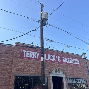 Terry Black's Barbecue - outside | tiktok & insta: @trinhiesworld - Barbeque Near Me - Dallas, Texas Terry Black's Barbecue - outside | tiktok & insta: @trinhiesworld - Barbeque Near Me - Dallas, Texas