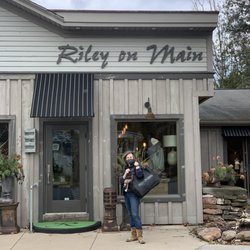 Riley On Main - Urban offerings in a sweet suburban setting.