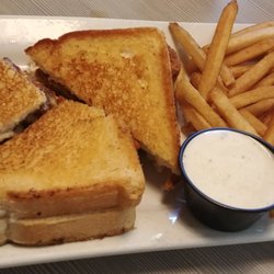 Perkins Restaurant & Bakery - Chicken Strip Melt with Fries
