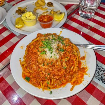 Sugo - spaghetti pomodoro - Italian Near Me - Toronto, Ontario