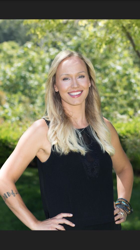 DANIELLE TARJOMAN LADERA REALTY Updated July 2024 26 Photos & 11