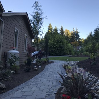 Mill Creek Landscapes - Pathway from front of house to patio - Landscaping Near Me