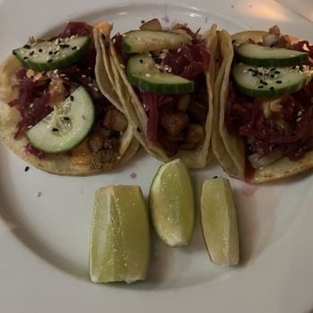 Clydz - Amazing taco appetizer - New American Near Me - New Brunswick, New Jersey