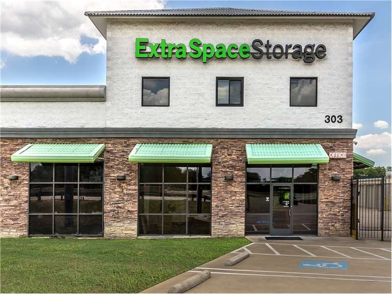 EXTRA SPACE STORAGE Updated August 2024 22 Photos 303 E Hwy 67, Duncanville, Texas Self