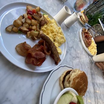 Balan's - Jumbo breakfast - Cocktail Bars Near Me - Miami, Florida