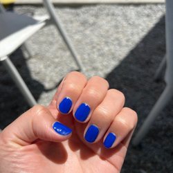 Nails Spa & Beyond - Gel mani