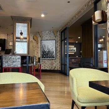 Hotel Lincoln - Café inside Lincoln hotel - Hotels Near Me - Chicago, Illinois Hotel Lincoln - Café inside Lincoln hotel - Hotels Near Me - Chicago, Illinois