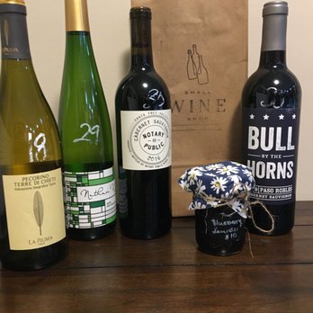 Small Wine Shop - Wine Tasting Classes Near Me Small Wine Shop - Wine Tasting Classes Near Me