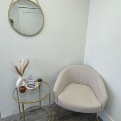 PMU Esthestics by Kay - Seating area