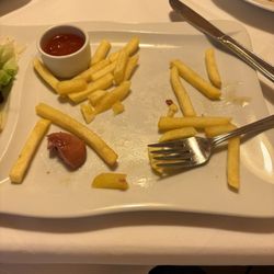 Gasthaus Weisses Lamm - Grilled sausages and fries