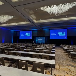 Dallas Event Audio - Uplighting with projector and screens
