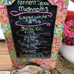 Durr’s Bluebox Produce - Yes...fresh mushrooms