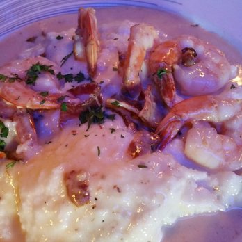 Redwood Cafe - Creamy grits and cheese - New American Near Me - Modesto, California Redwood Cafe - Creamy grits and cheese - New American Near Me - Modesto, California