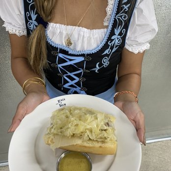 Beach & Brew - Oktoberfest Special Menu - Bratwurst $10
Soft Roll | Sauerkraut | Stout Brown Mustard - Bars Near Me - Venice, California Beach & Brew - Oktoberfest Special Menu - Bratwurst $10
Soft Roll | Sauerkraut | Stout Brown Mustard - Bars Near Me - Venice, California
