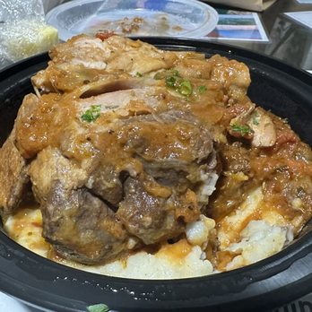 Trattoria 'A Vucchella - Stinco - braised pork shank with mashed potatoes - Italian Near Me - Bridgeport, Connecticut Trattoria 'A Vucchella - Stinco - braised pork shank with mashed potatoes - Italian Near Me - Bridgeport, Connecticut