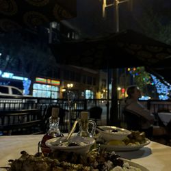 Yiannis Taverna Greek Restaurant - Patio
