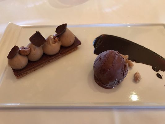 Girandole Park Hyatt by null