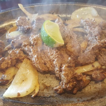Cenas Kitchen - Fajita plate for one. The meat even looked raw. So I had to flip it so the remaining heat could cook it a little longer. - Tex-Mex Near Me - Houston, Texas