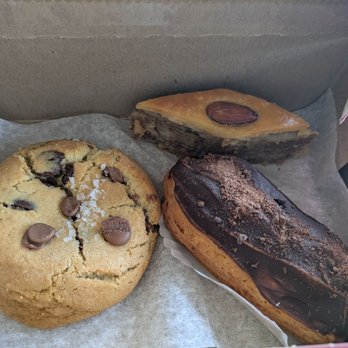 Vanilla Street Bakery - Cookie = dry and crumbly; baklava = very tasty; eclair = decent - Desserts Near Me - Laguna Hills, California Vanilla Street Bakery - Cookie = dry and crumbly; baklava = very tasty; eclair = decent - Desserts Near Me - Laguna Hills, California