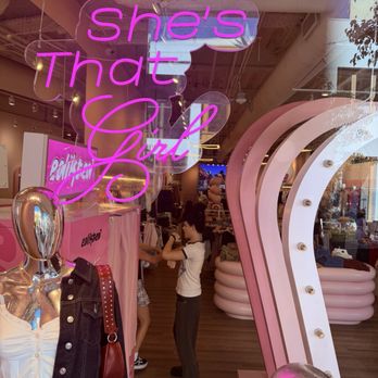 Edikted - "She's That Girl" - Accessories Near Me - Los Angeles, California Edikted - "She's That Girl" - Accessories Near Me - Los Angeles, California