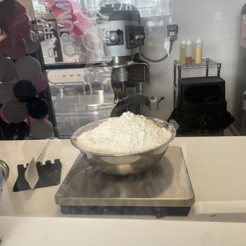 Crumbl - Westchase - The process - Bakeries Near Me - Houston, Texas