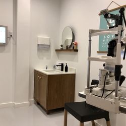 EyeJoy - Inside the exam room from the chair