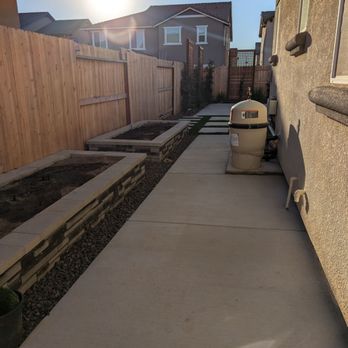 Phan's Landscaping - Planter boxes, concrete. - Landscaping Near Me Phan's Landscaping - Planter boxes, concrete. - Landscaping Near Me
