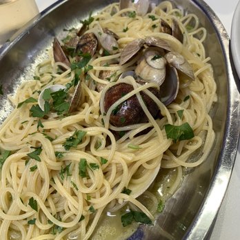 Pescheria Azzurra - Spaghetti alle vongole -- al dente and super yummy - Seafood Markets Near Me - Naples, NA Pescheria Azzurra - Spaghetti alle vongole -- al dente and super yummy - Seafood Markets Near Me - Naples, NA