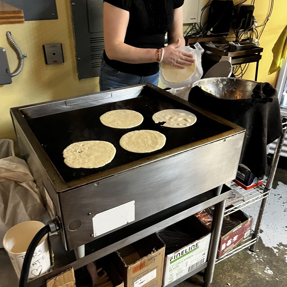 Sal Y Limon - Lovely fresh tortillas being fried up! - Mexican Near Me - Seattle, Washington