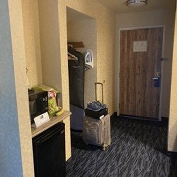 Holiday Inn Express Temecula - Hotels Near Me - Temecula, California