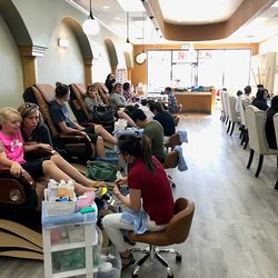 Queen's Nail & Spa