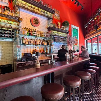 The Stinking Rose - The bar. - Italian Near Me - San Francisco, California The Stinking Rose - The bar. - Italian Near Me - San Francisco, California