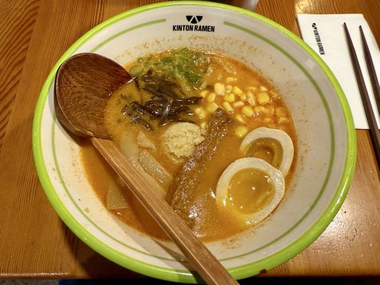 KINTON RAMEN SQUARE-VICTORIA by null