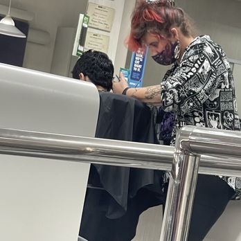Supercuts - The rude hair stylist who mistreated us!! - Hair Salons Near Me - LAKEWOOD, California Supercuts - The rude hair stylist who mistreated us!! - Hair Salons Near Me - LAKEWOOD, California