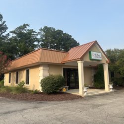 Front of office, New Bern Dental Care. Dentist in New Bern, NC.