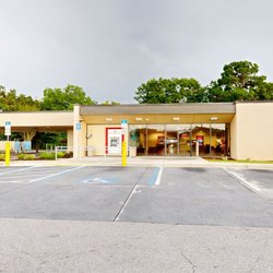 Bank of America Financial Center - Storefront