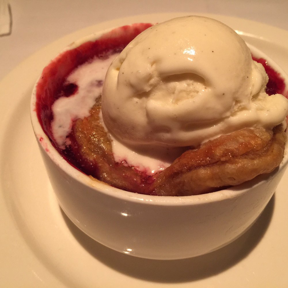 Restaurant Iris - Berry pot pie - Cajun/Creole Near Me - Memphis, Tennessee Restaurant Iris - Berry pot pie - Cajun/Creole Near Me - Memphis, Tennessee