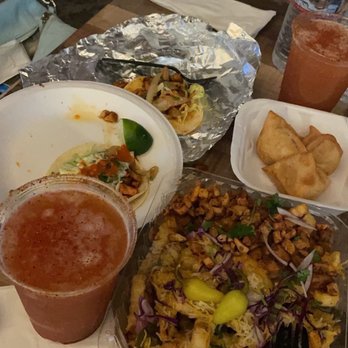 Curry on Wheelz - Masala fries, veggie paneer taco, chicken tikki taco, samosas - Food Trucks Near Me - Fresno, California