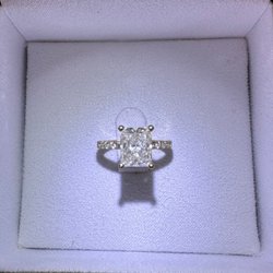 Nijjar Jewelers - Engagement ring