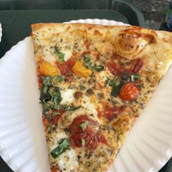 Yaghis Pizzeria - Margherita pizza was excellent!