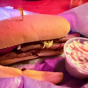 Rondavoo Lounge & Deli - Roast Beef Sandwich - New American Near Me - Vinton, Iowa Rondavoo Lounge & Deli - Roast Beef Sandwich - New American Near Me - Vinton, Iowa