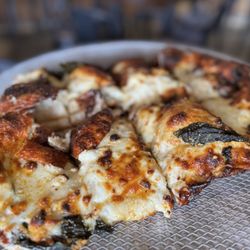 Square Peg Pizzeria Glastonbury - Detroit Bianco