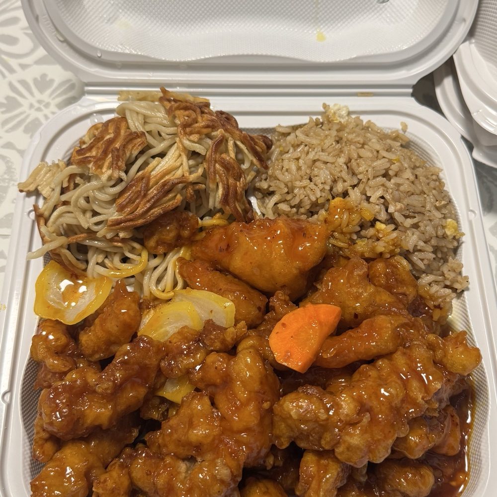i-Kitchen - Orange chicken & Half Noodles/ Half Fried Rice - Chinese Near Me - Clovis, California