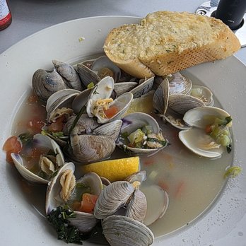 Tognazzini's Dockside - Steamer Clams with lots of sand/grit in them, 1 dead clam, and 3 mystery hairs - Seafood Near Me - Morro Bay, California Tognazzini's Dockside - Steamer Clams with lots of sand/grit in them, 1 dead clam, and 3 mystery hairs - Seafood Near Me - Morro Bay, California