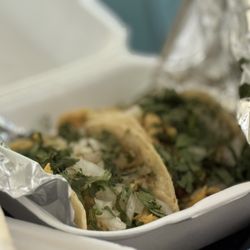 Antojitos - Taco, chicken
