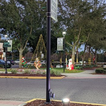 Ice Dreammm Shop - Christmas decor everywhere! - Ice Cream & Frozen Yogurt Near Me - Wesley Chapel, Florida Ice Dreammm Shop - Christmas decor everywhere! - Ice Cream & Frozen Yogurt Near Me - Wesley Chapel, Florida